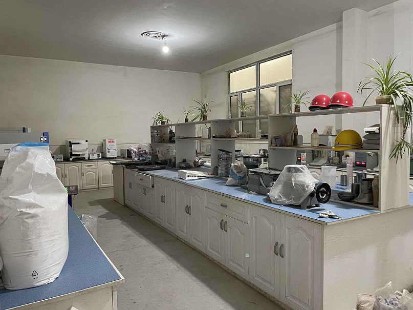 مختبر فضلات القطط