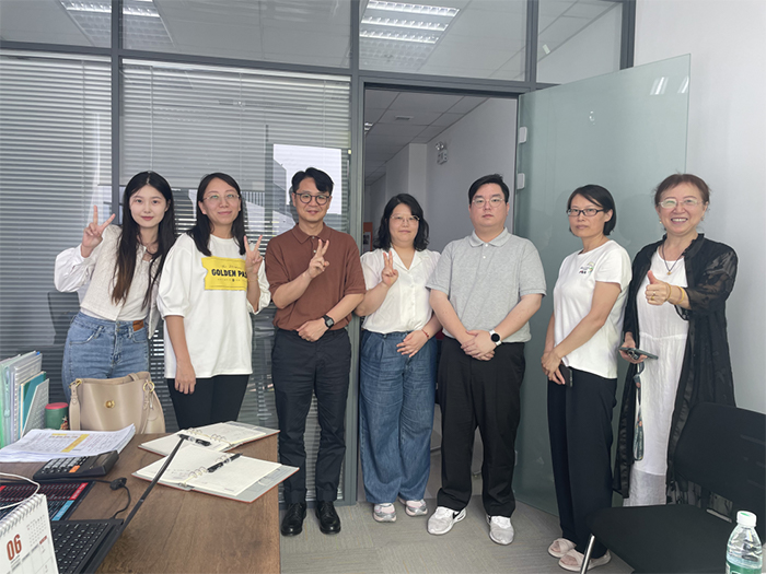 Clientes surcoreanos visitan Eisen Pet Company