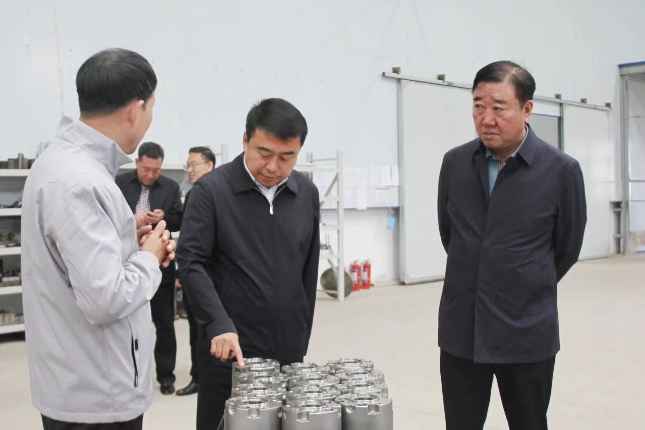 The head of Kazuo County came to visit the factory