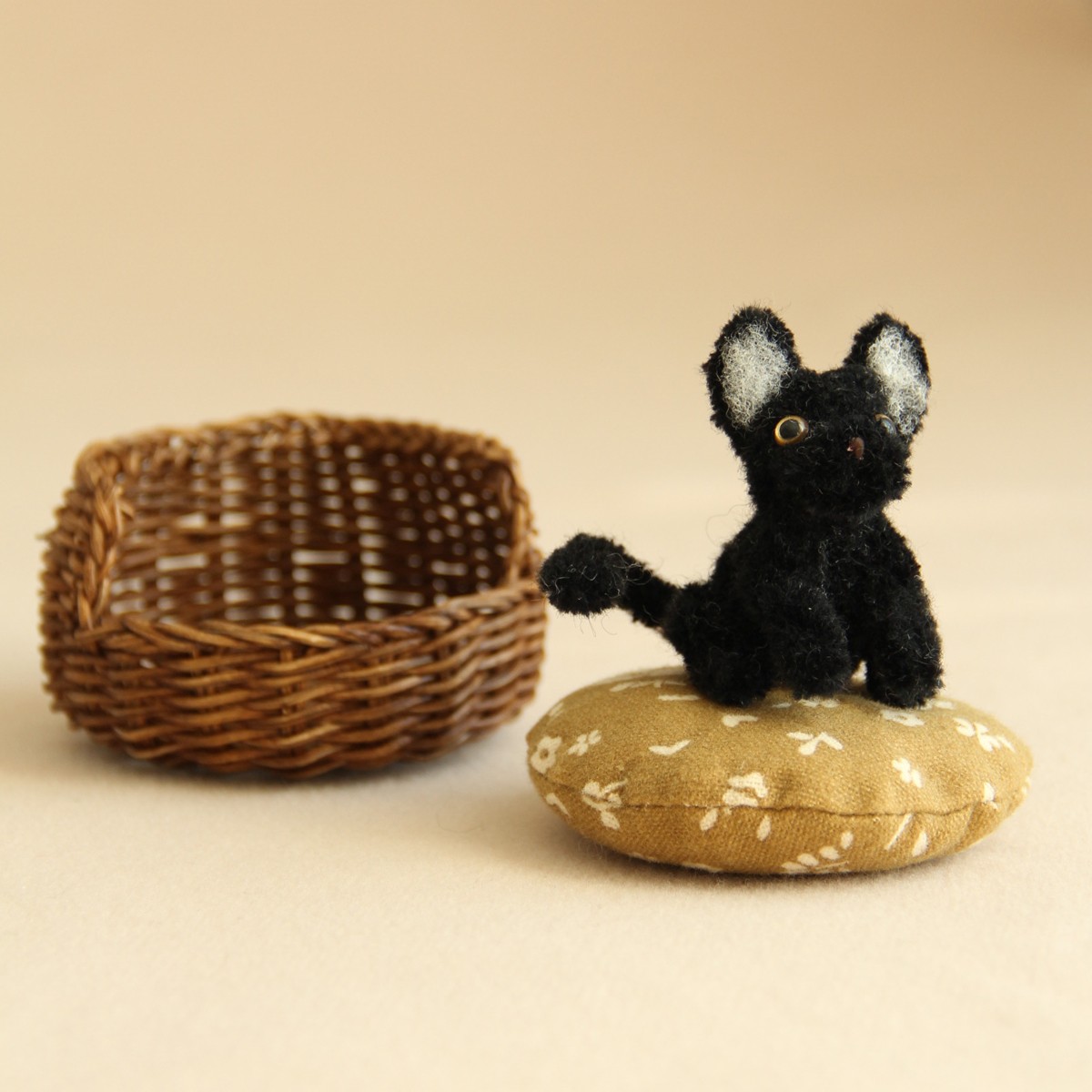dollhouse miniatures