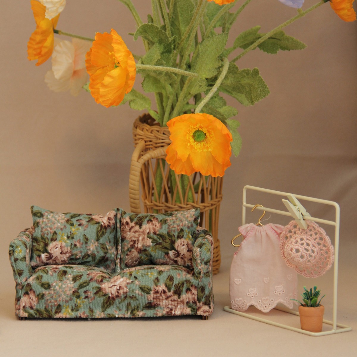 dollhouse furniture
