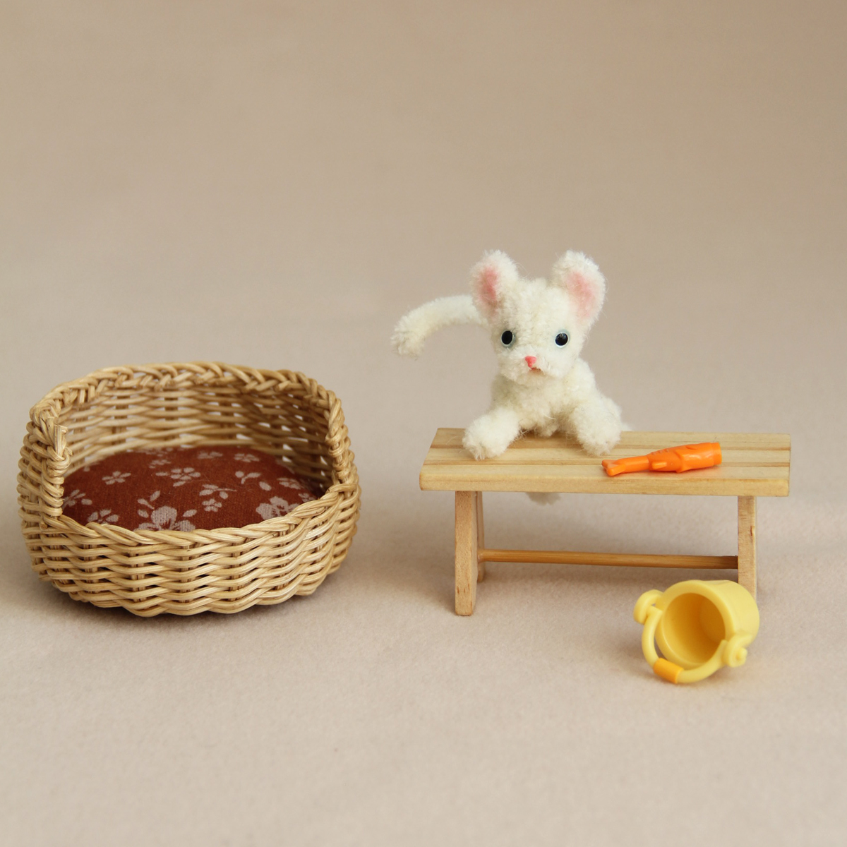 mini cat house