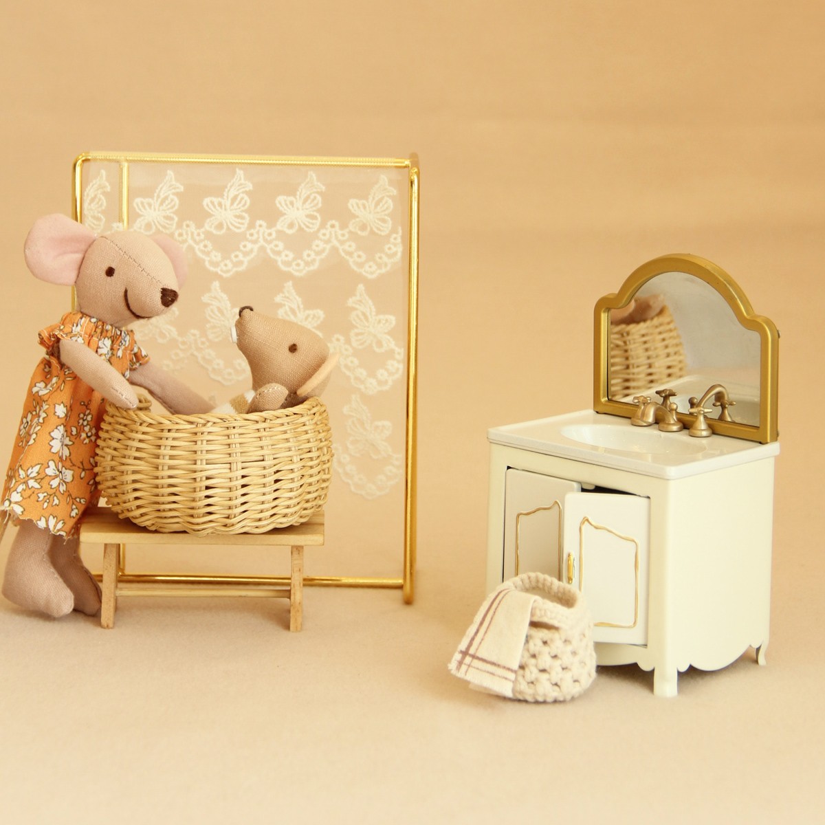 dolls house accessories dolls house accessories