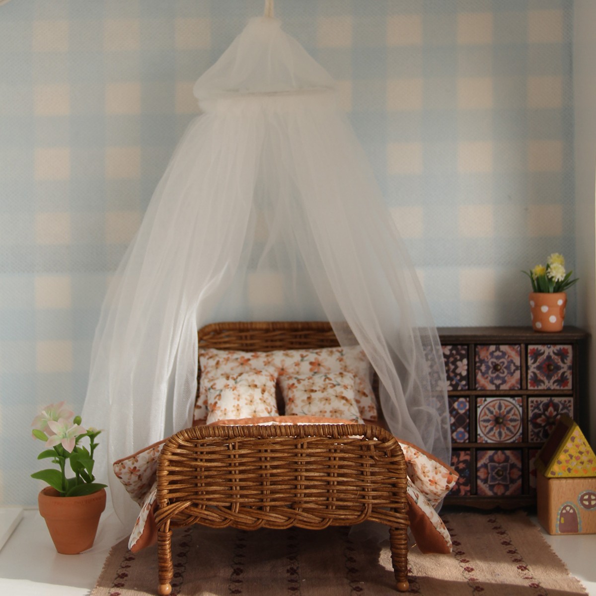 miniature bed