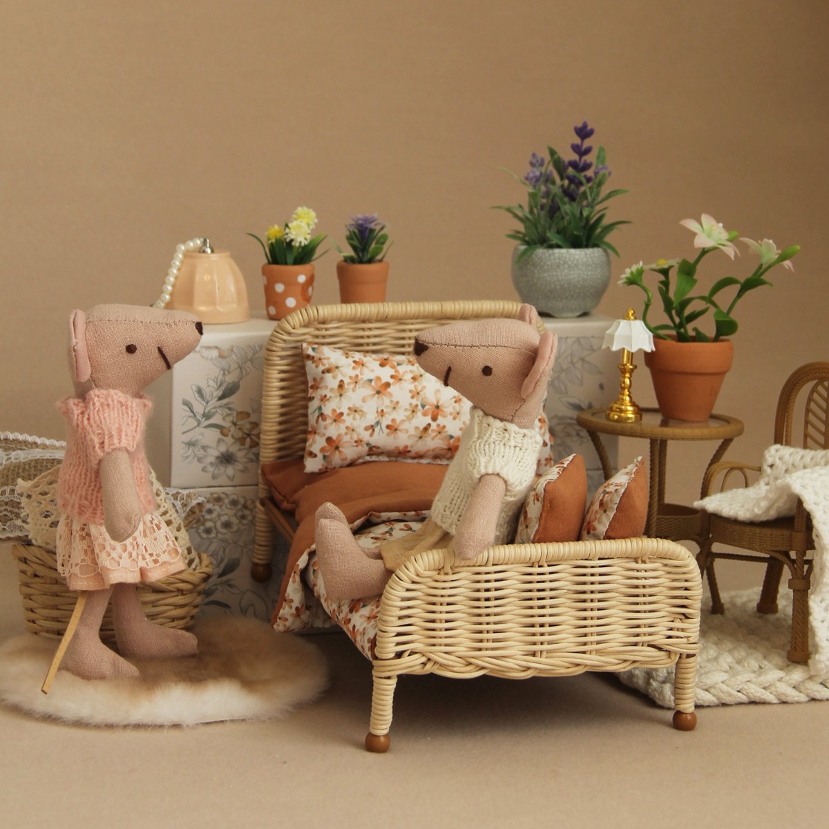dollhouse furnitures