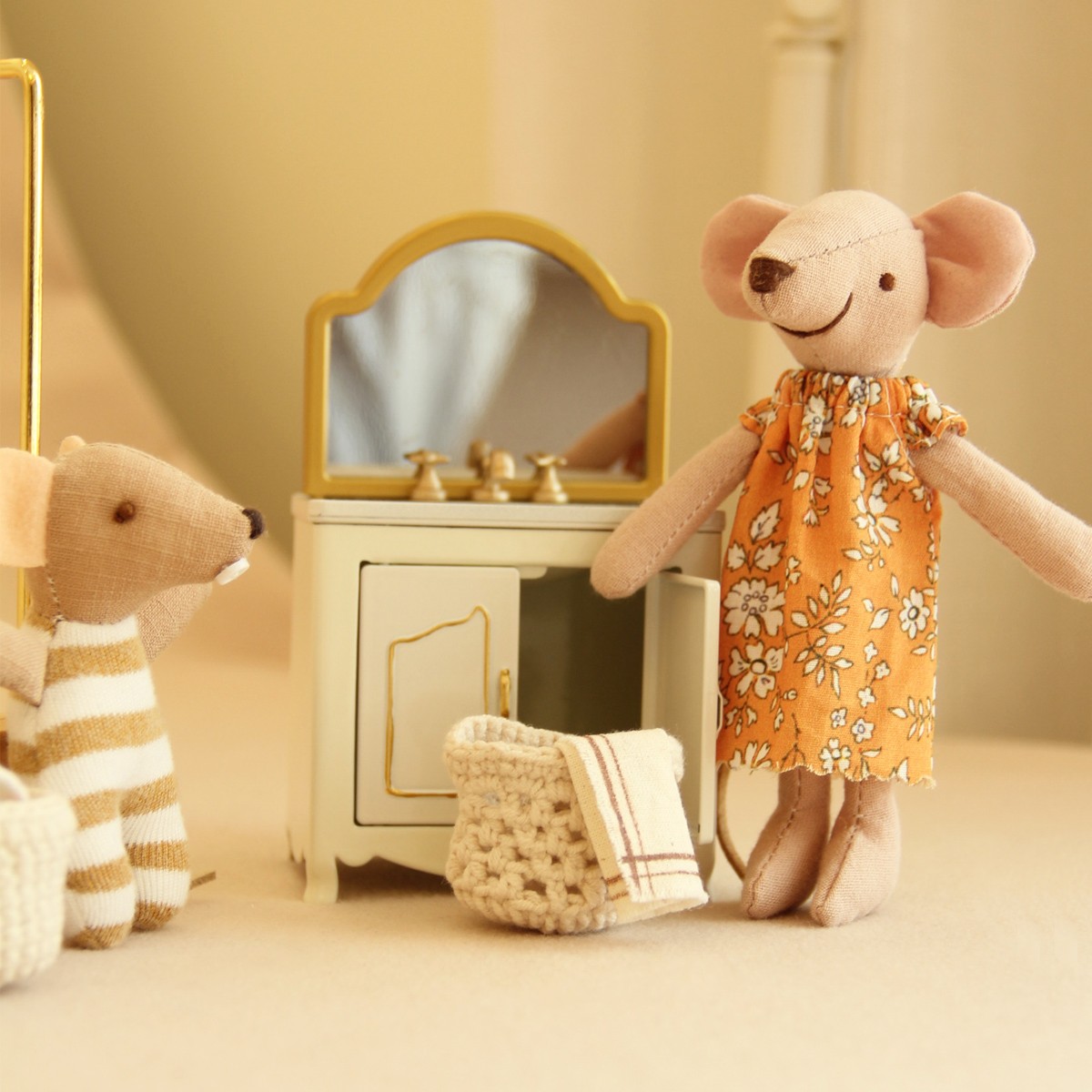 dolls house accessories dolls house accessories