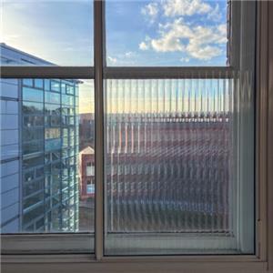 Processo di fabbricazione e composizione del materiale della pellicola per finestre in vetro