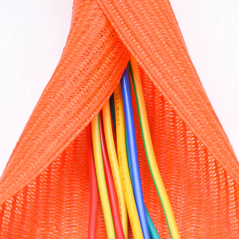 Оранжевая кабельная муфта с плетеной проволокой