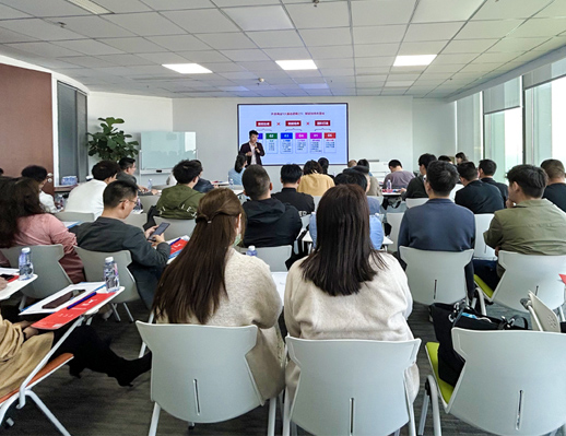 Nâng cao chất lượng dịch vụ của chúng tôi: Phản ánh về chương trình đào tạo của công ty chúng tôi