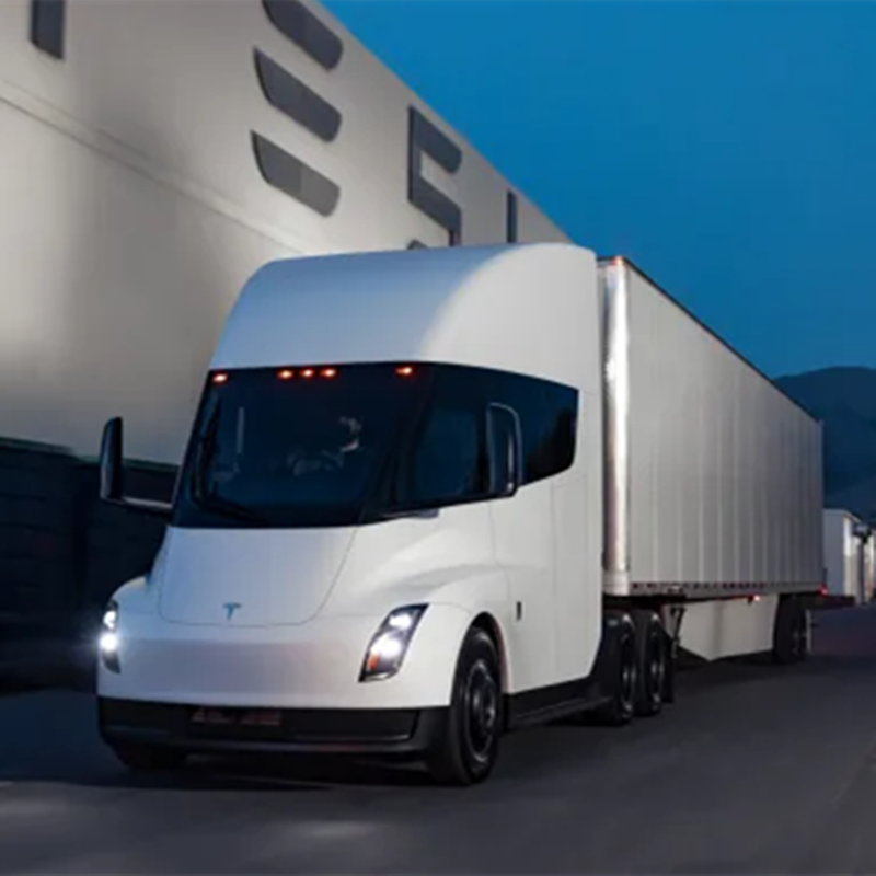 Tesla thu hồi xe tải bán điện lần đầu tiên