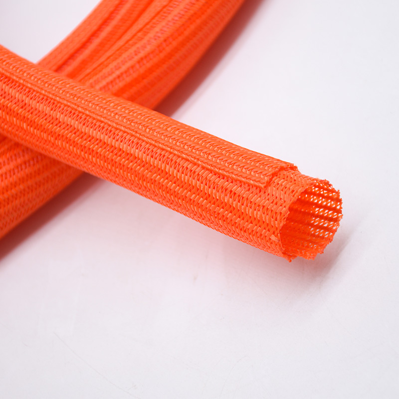 Ống điều hòa “trọc” ngoài chống nắng?