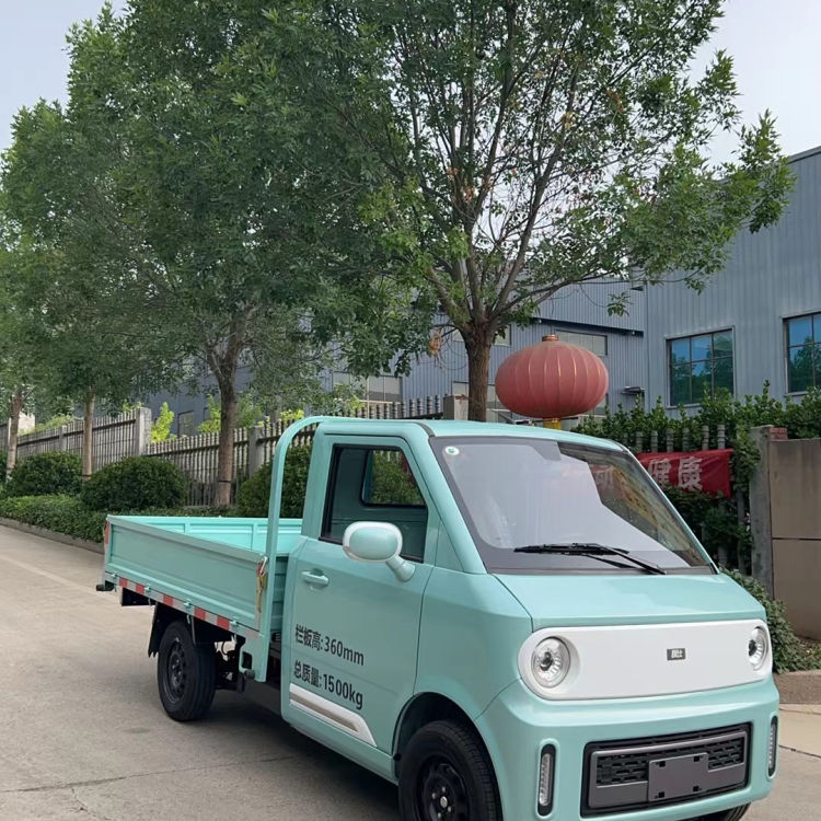 Electric pickup truck