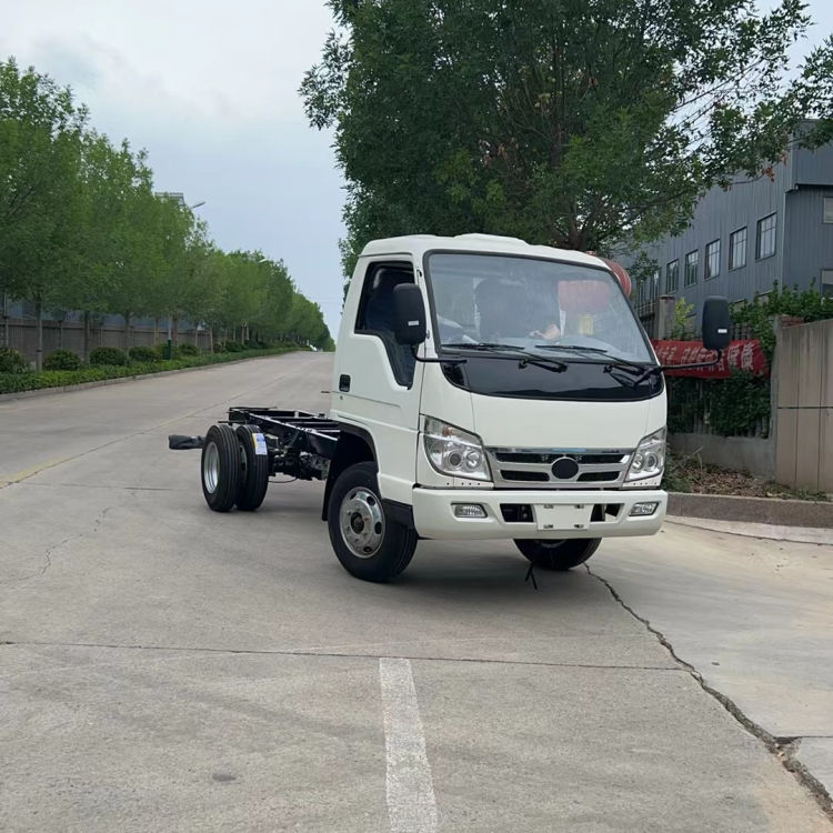 Electric pickup truck