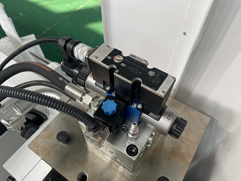 CNC press brake robot