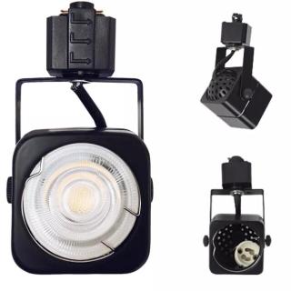 Soggiorno con illuminazione a binario a soffitto quadrato