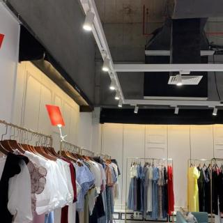 Illuminazione a binario mobile di base a LED commerciale