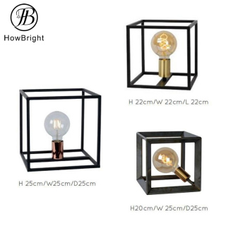 Lampă de masă din metal pătrată geometrică cu design simplu, lampă de masă cu grilă din fier negru