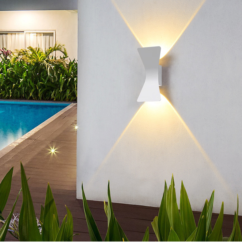 Outdoor Wall Lamp