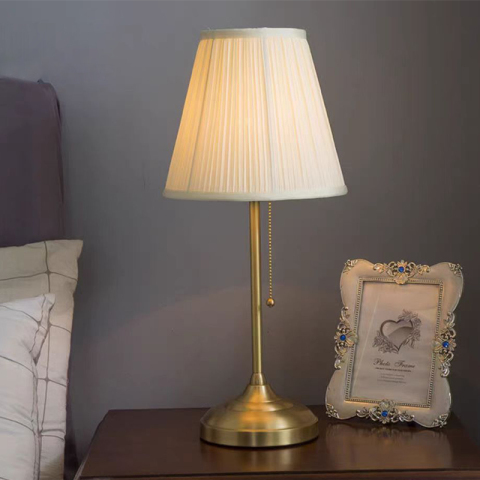 Настольная лампа