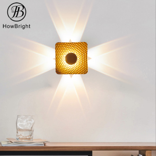 Aplica de perete metalică cu LED în formă de disc pătrat