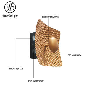 Aplica de perete metalică cu LED în formă de disc pătrat