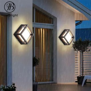 Luminária de parede LED moderna para exterior, ideal para jardim e fachada.