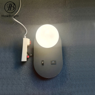 Настенный светодиодный светильник для чтения у кровати в отеле