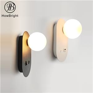 Настенный светодиодный светильник для чтения у кровати в отеле