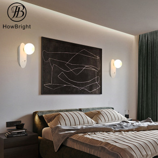 Настенный светодиодный светильник для чтения у кровати в отеле