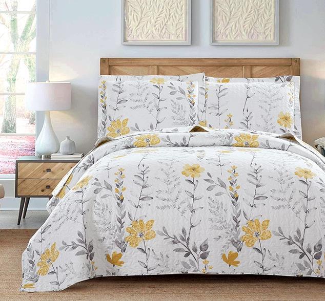 Ελαφρύ ανοιξιάτικο κάλυμμα κρεβατιού με λουλούδια