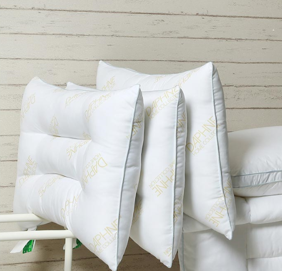 Oreiller matelassé en polyester pelucheux blanc doux