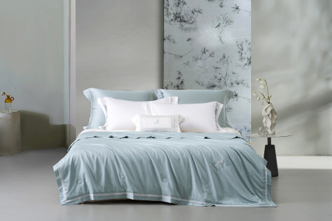 가벼운 단색 실크 여름 이불 --- 루시아