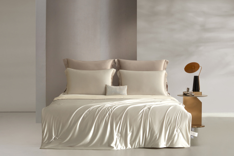 Couette d'été respirante en soie de couleur unie --- ZHUGUANG