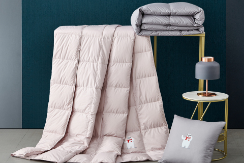 가볍고 단색 여름용 다운 이불 --- 쿨라이트