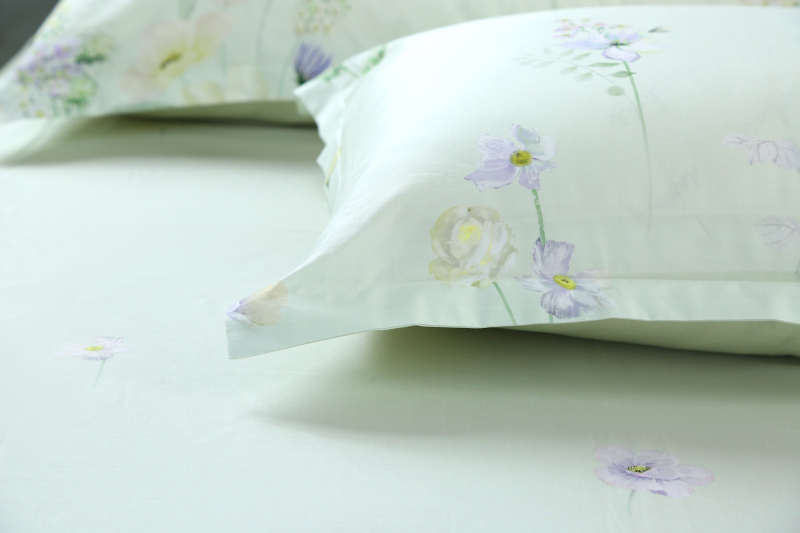 Elegancki 4-częściowy komplet pościeli bawełnianej Serenity Lavender z kwiatowym wzorem --- HUAJIAN