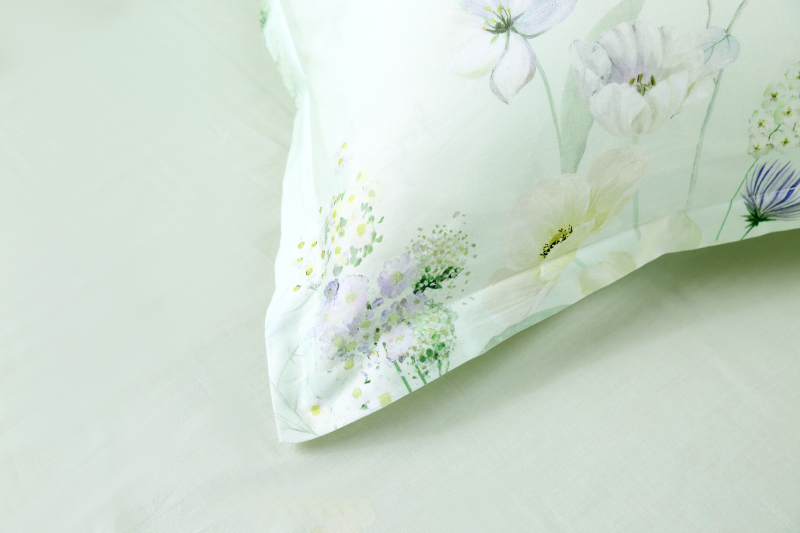 Elegancki 4-częściowy komplet pościeli bawełnianej Serenity Lavender z kwiatowym wzorem --- HUAJIAN