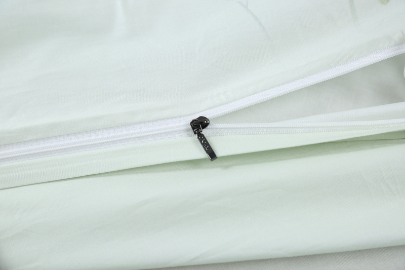 Elegancki 4-częściowy komplet pościeli bawełnianej Serenity Lavender z kwiatowym wzorem --- HUAJIAN