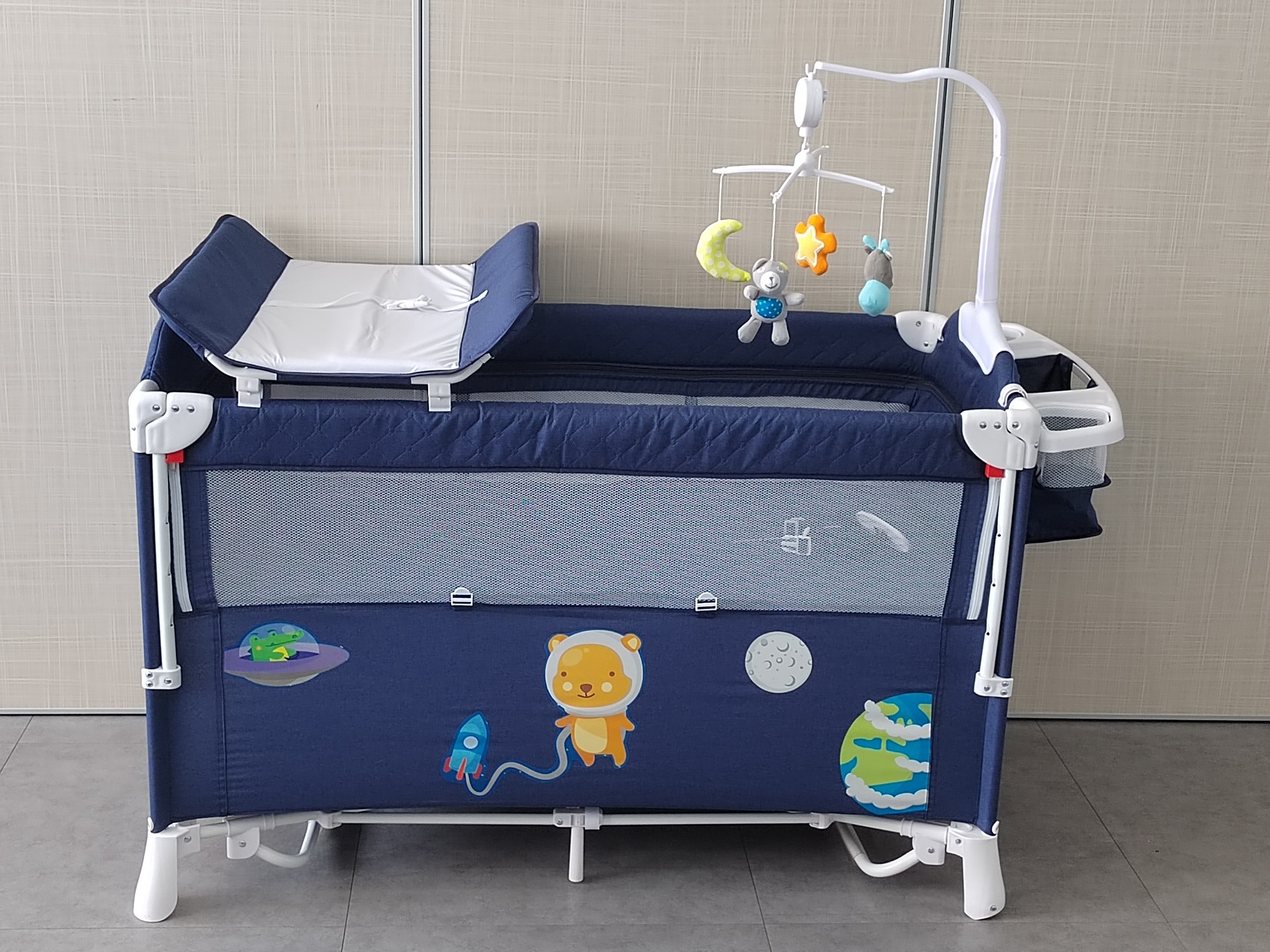 Manufacturer new design 2023 Hot sale Foldable baby Bedside crib travel cot playpen with printings