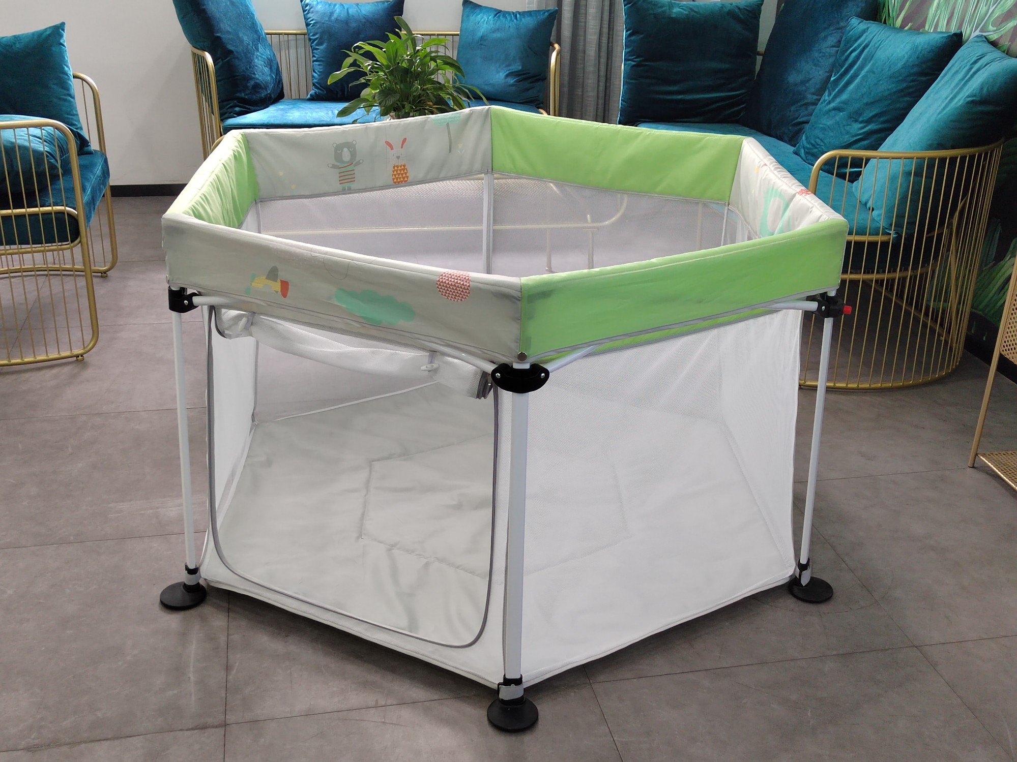 Oxford Fabric Outdoor Indoor babiplayen for Baby Safety foldable Playpen With playground entrance Gate printings