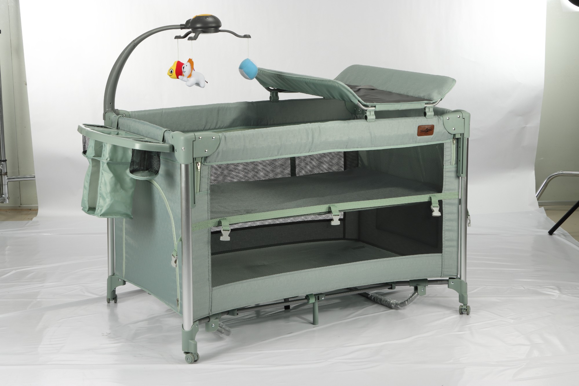 HBB Manufacturer Customized Baby Bedside Sleeper with toy bar, U-Shaped Diaper