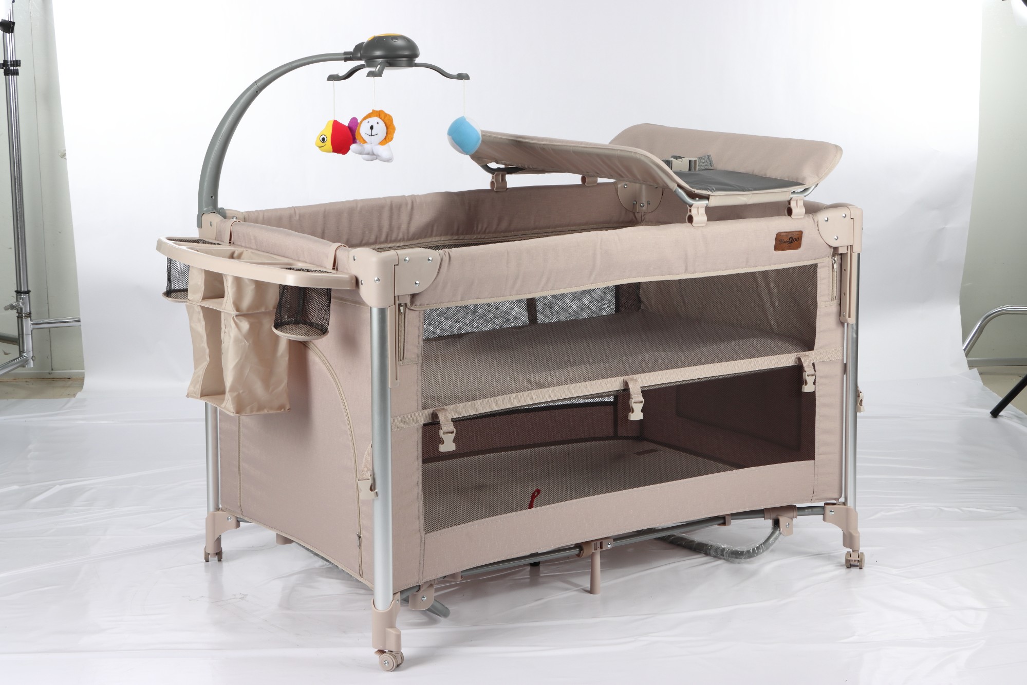 HBB Manufacturer Customized Baby Bedside Sleeper with toy bar, U-Shaped Diaper