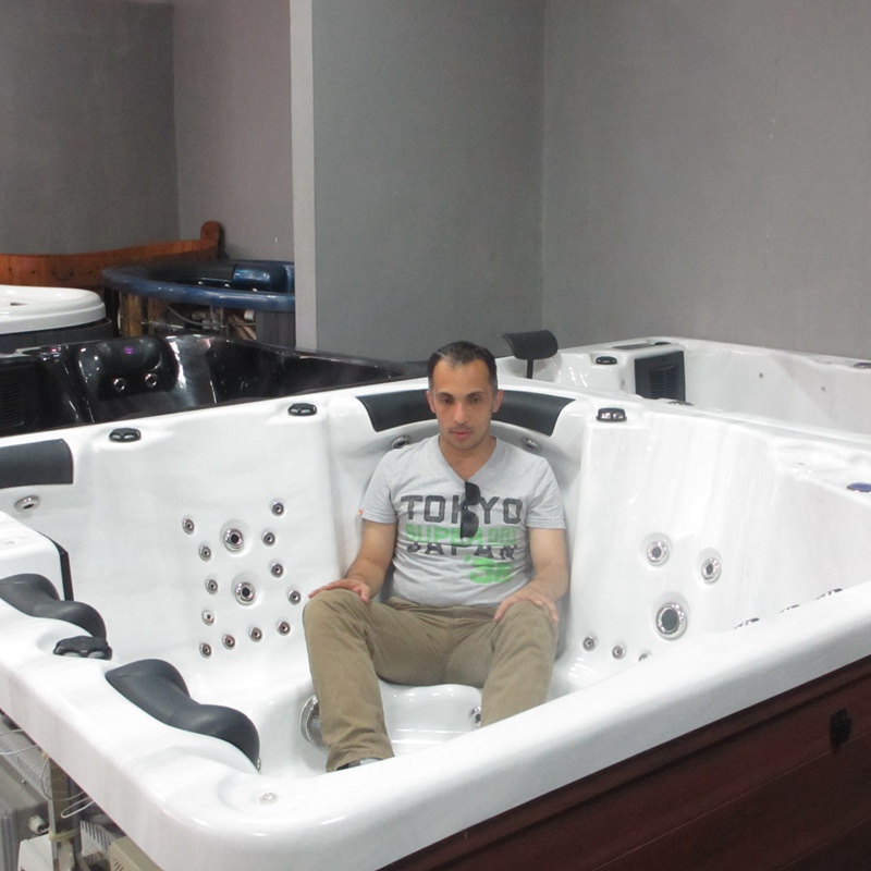 Indoor Massage Bathtub