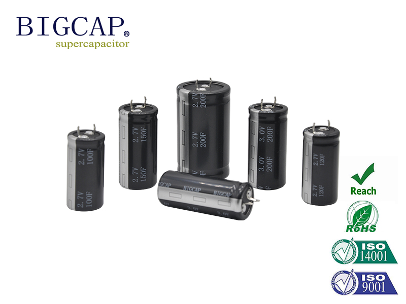 Applications des supercondensateurs à enroulement de type snap-in de 2,7 V et 3,0 V