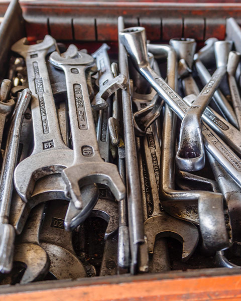 How to deal with sedimentation and blockage in oil press?