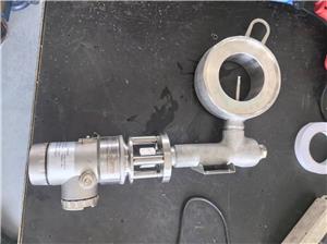 stainless housing displacer level transmitters for 1500#