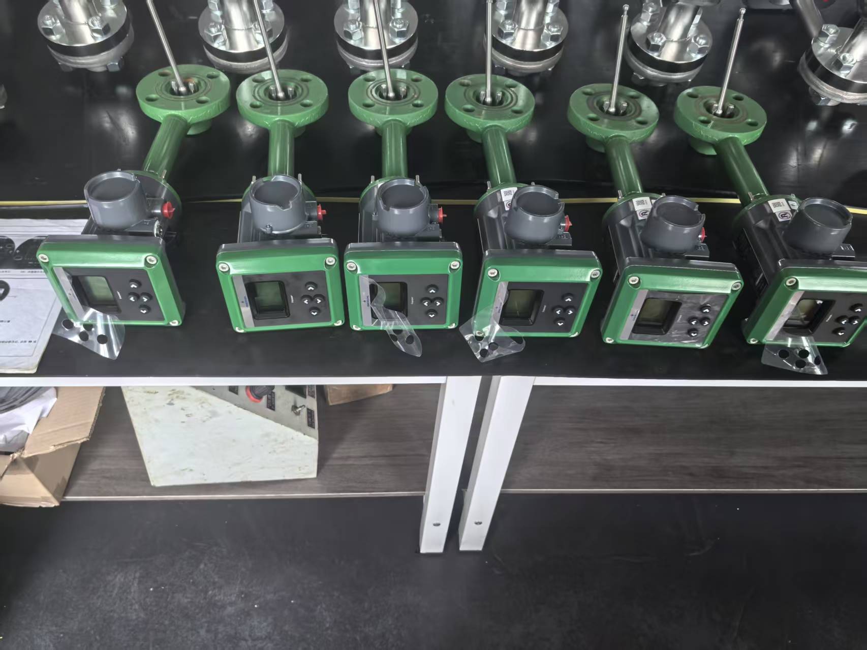 displacer level transmitter