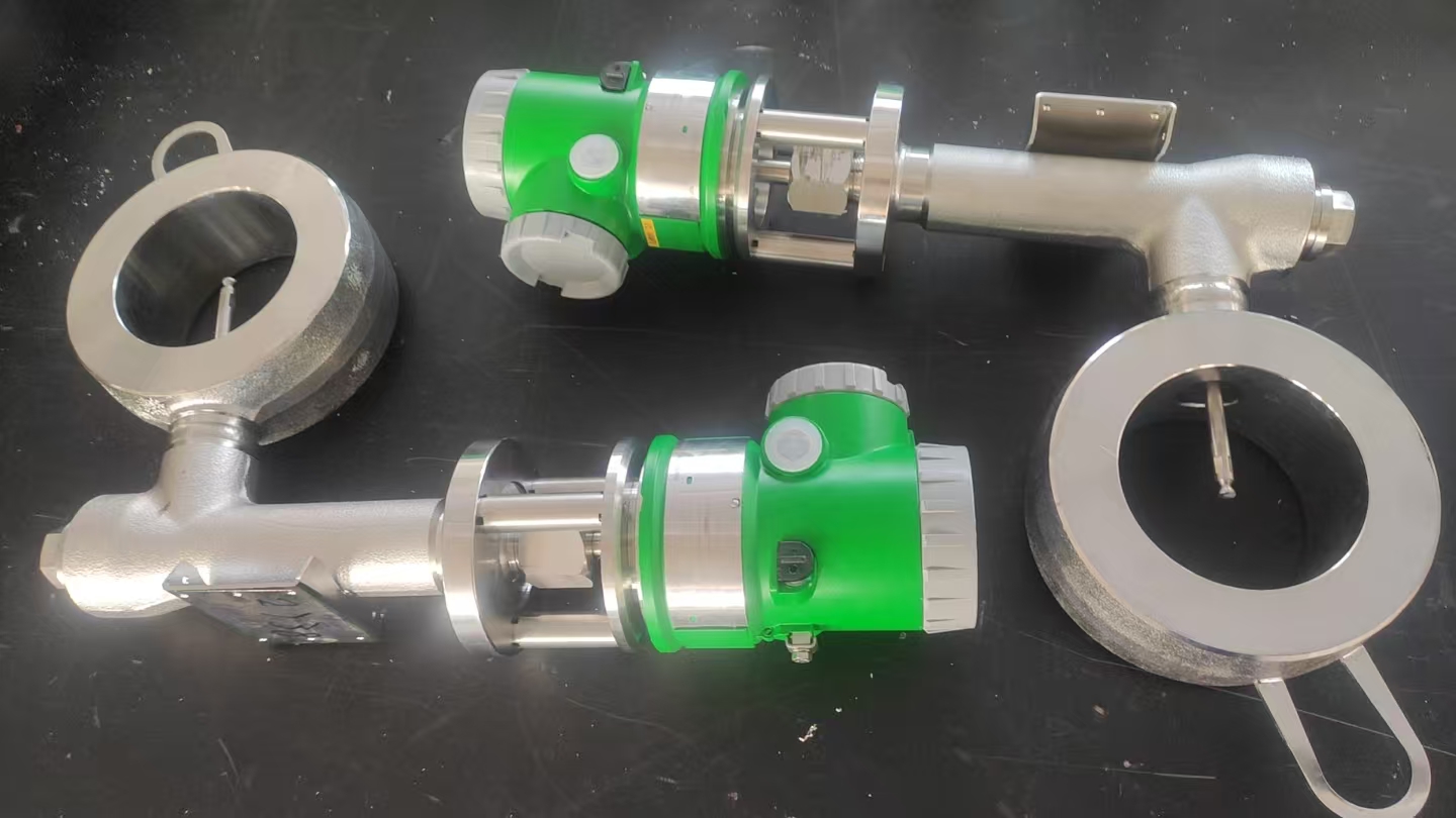 Schneider 244LD buoyancy level transmitter from China