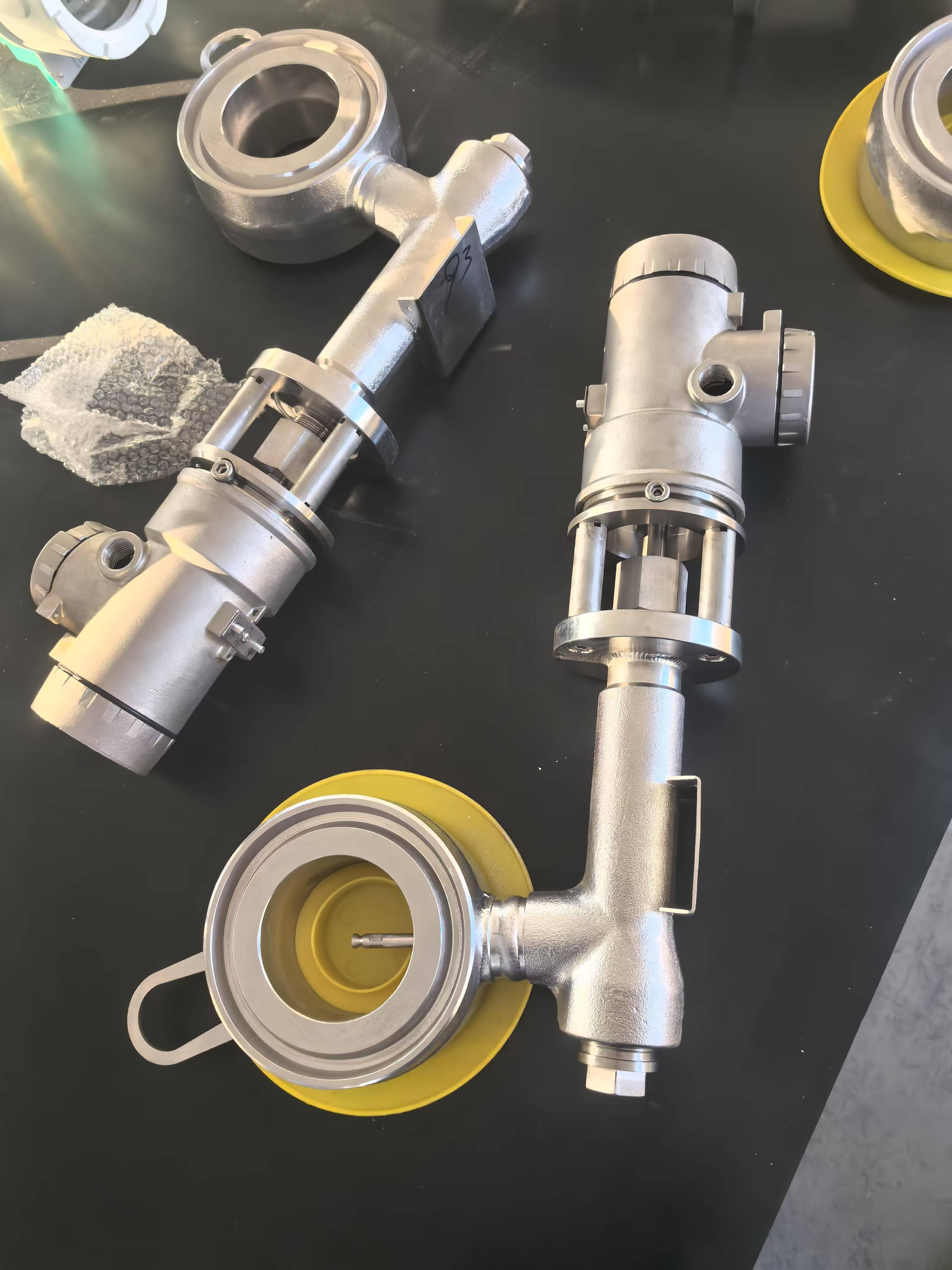 buoyancy level transmitter