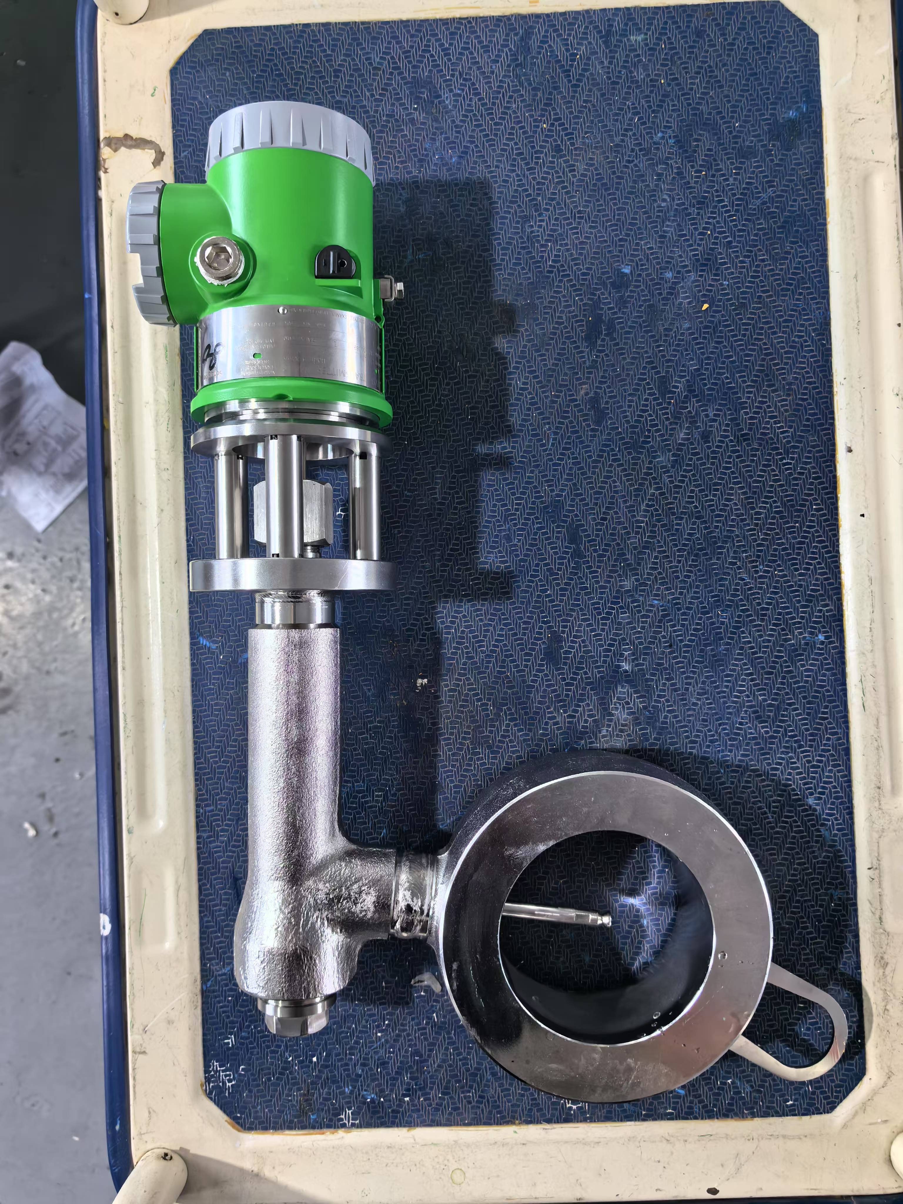 buoyancy level transmitter