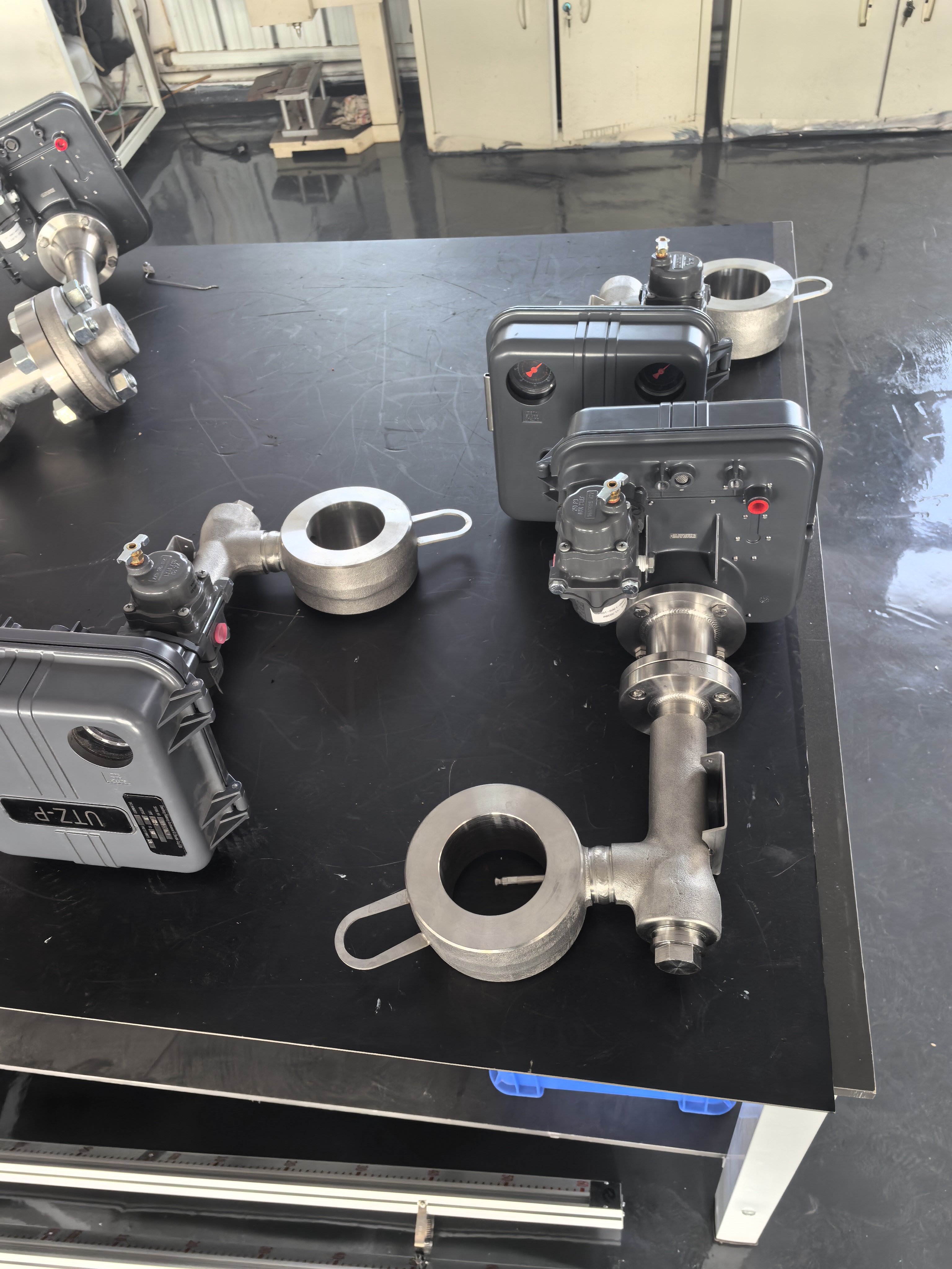 Bộ điều khiển mức khí nén độ chính xác 1% Fisher 2500